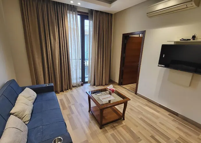 Uds Villa Scandinavian B&B - Next To Vfs
